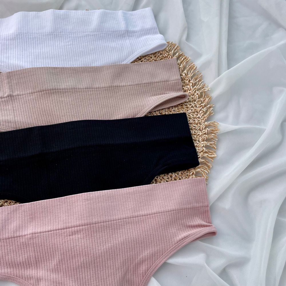 Стрінги в рубчик