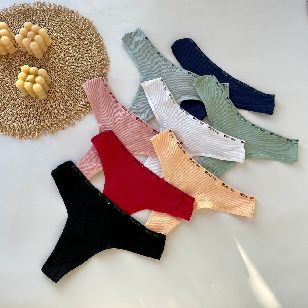 Стрінги в рубчик з написом на резинці