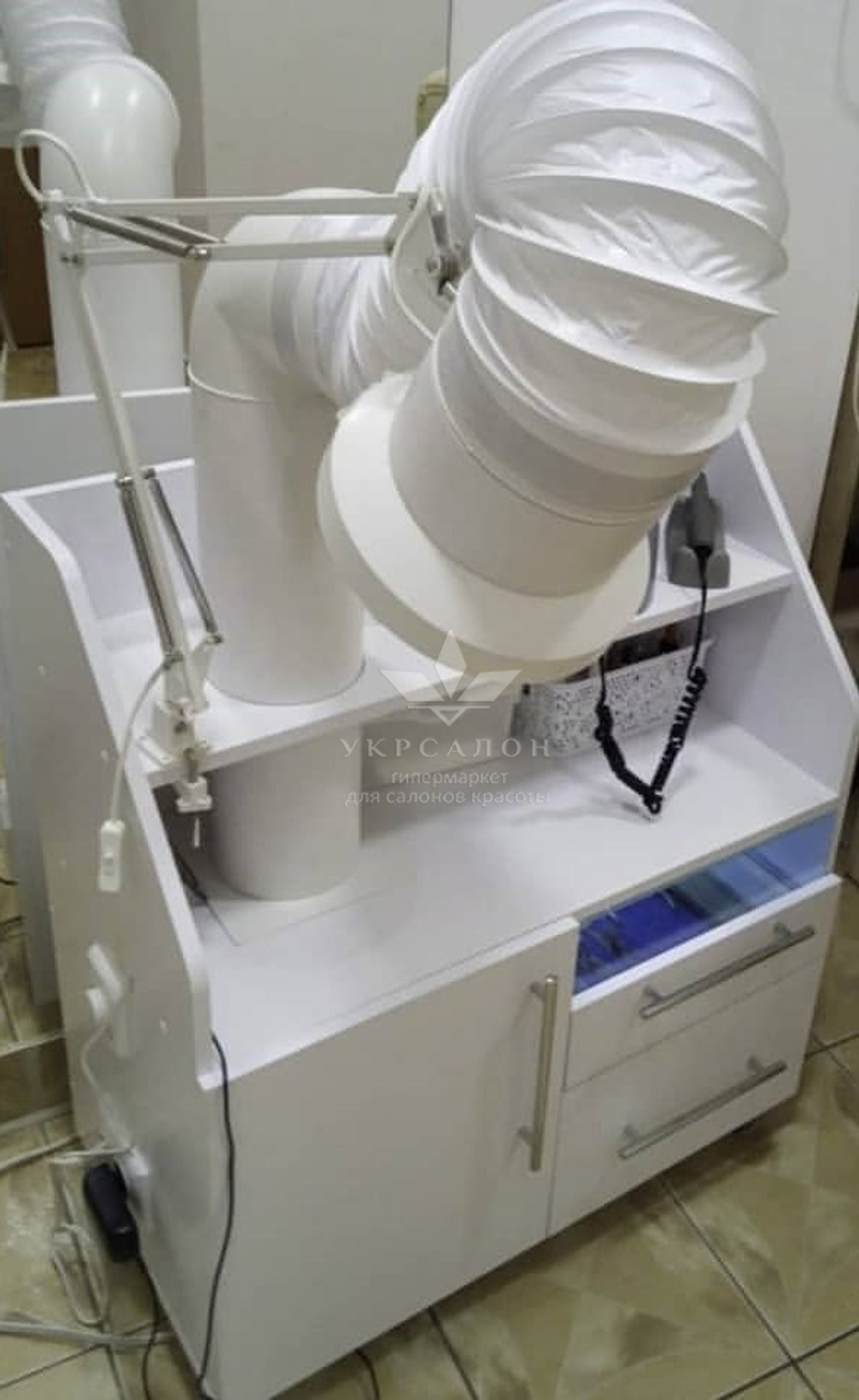 Профессиональная вытяжка для педикюра Universal
