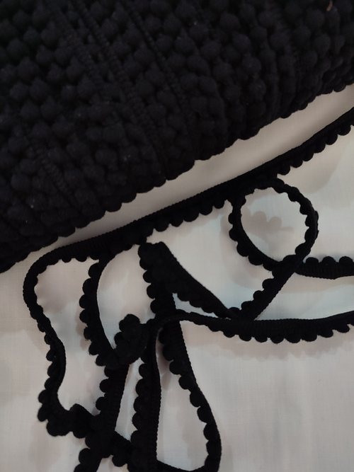 Помпоны на тесьме (5 мм)