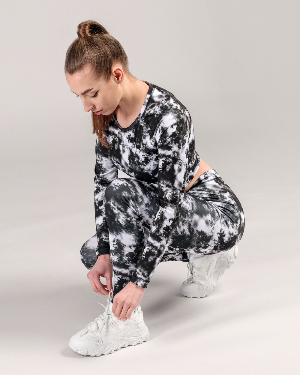 Рашгард женский черный с принтом tie dye (арт. 7052400101)