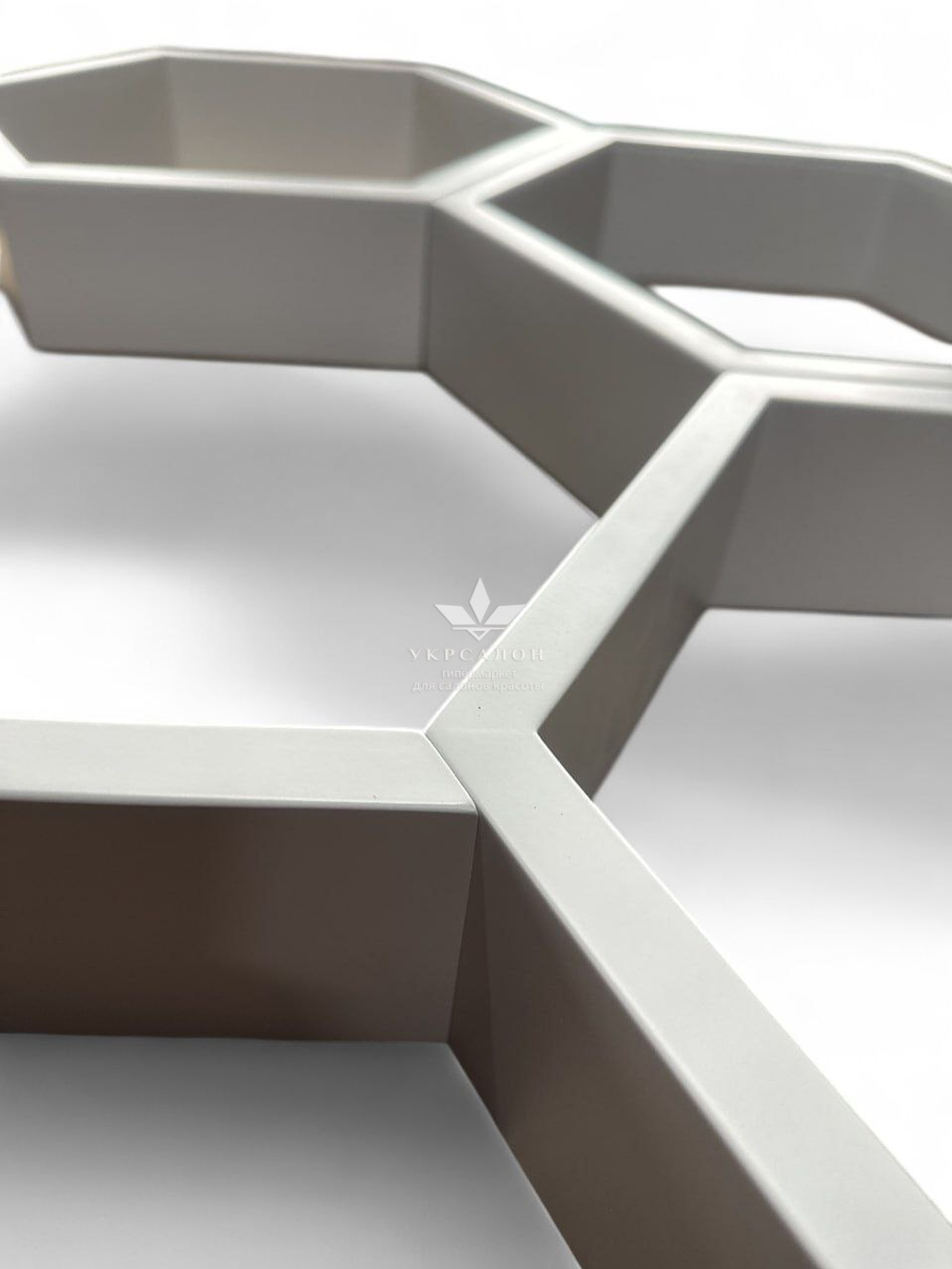 Вітрина для салону краси DOD-01