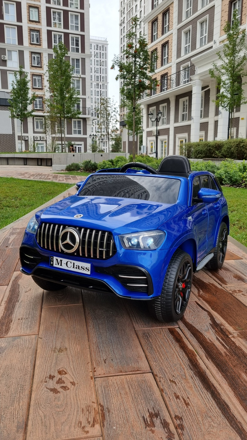 Дитячий електромобіль Mercedes (Мерседес) M-Class 100W 4WD "WeKids Cars" з автофарбуванням