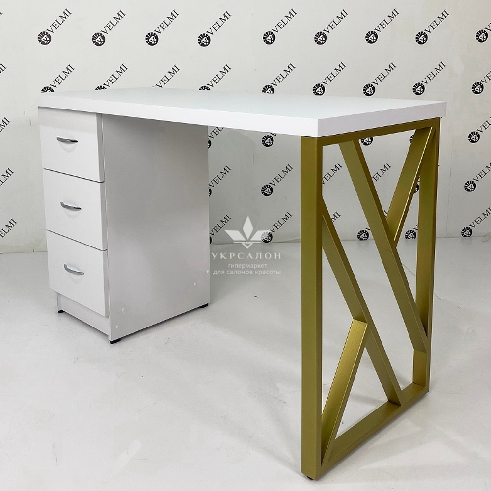 Манікюрний стіл Leo