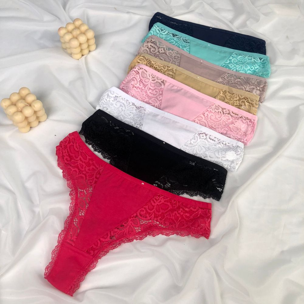 Стрінги з мереживними вставками