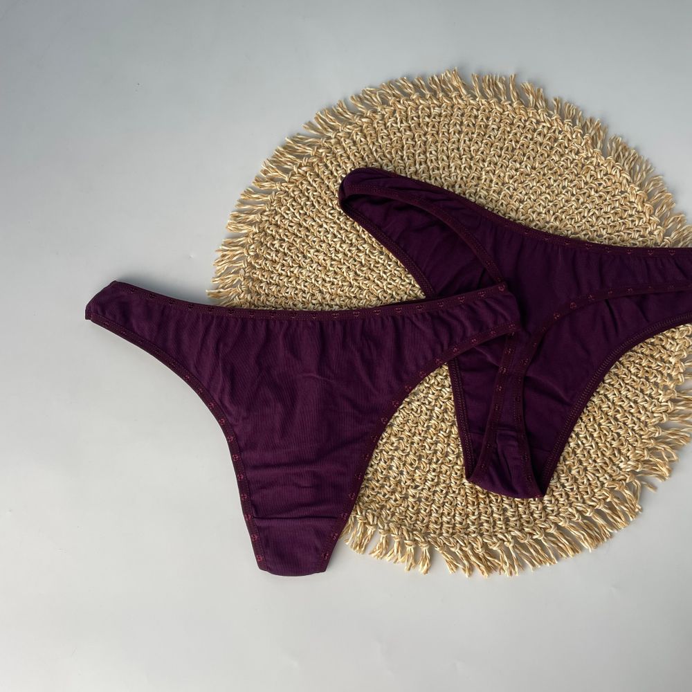 Однотоні стрінги