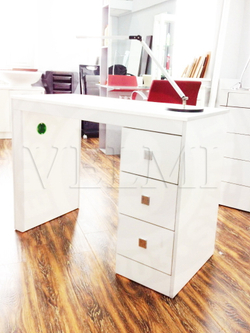 Маникюрный стол Evora