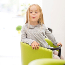 Детское парикмахерское кресло Kinder