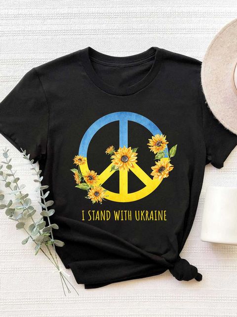 Футболка чоловіча чорна Free Ukraine blooms Love&Live