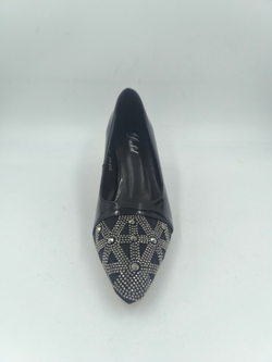 Женские туфли на каблуке из искусственной кожи с декором/
Размеры 35-40