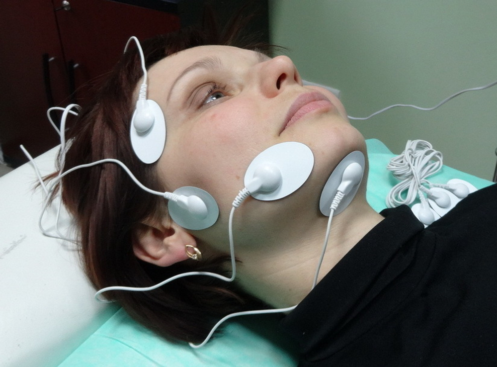 Аппарат для миостимуляции лица АЭСТ-01