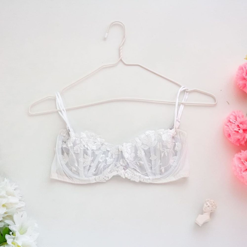 Бюстгальтер розовый тонкий, корсетний