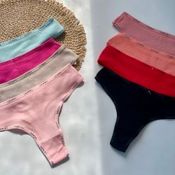 Стрінги в рубчик з написами по окантовці