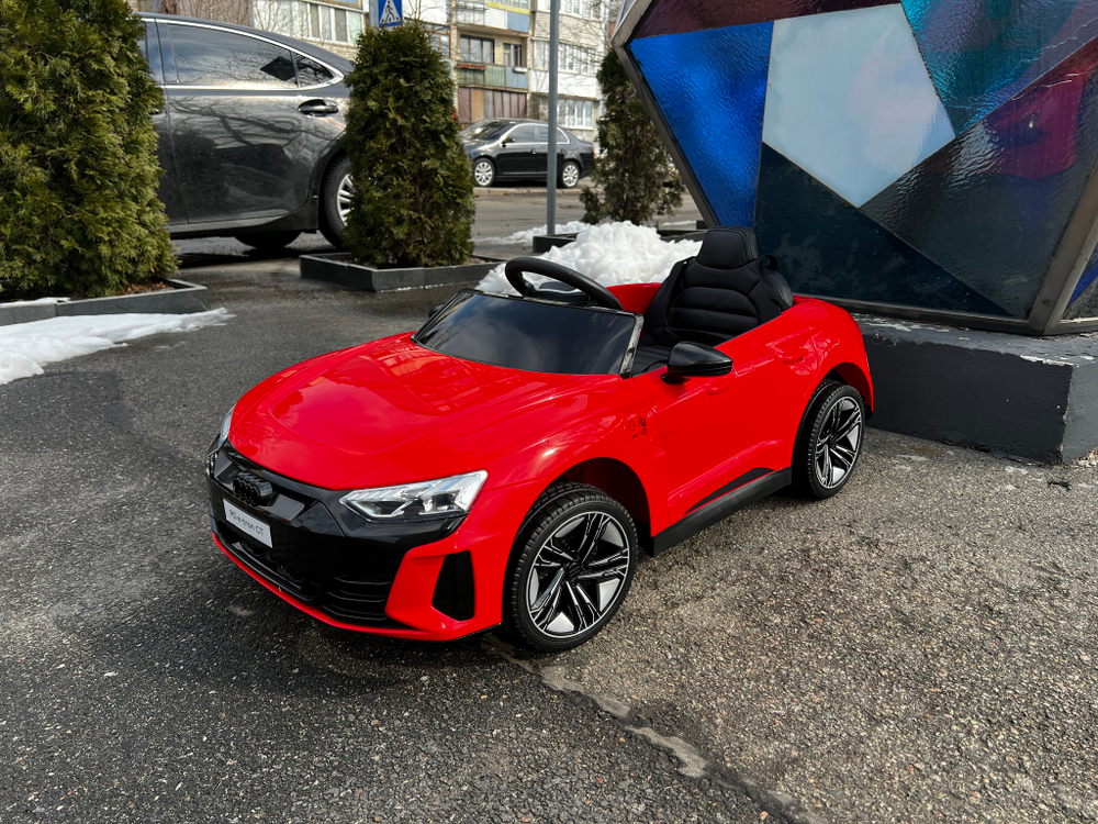 Дитячий електромобіль Audi e-tron GT "WeKids Cars"
