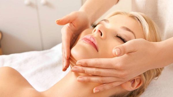 Скульптурний масаж: суть, переваги, правила виконання в домашніх умовах