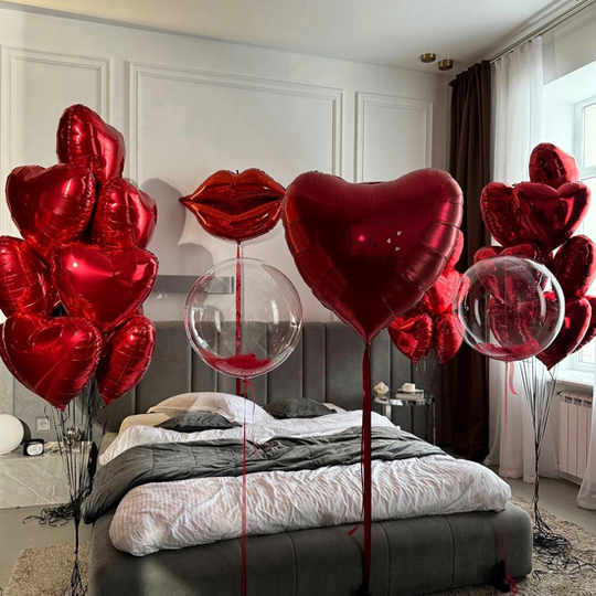 Оформлення кімнати кульками до Дня Закоханих