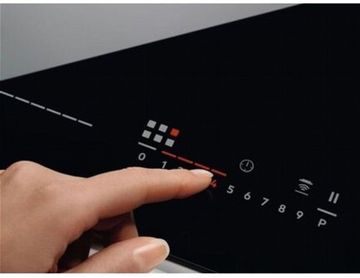 Варильна поверхня електрична Electrolux IPE6474KF