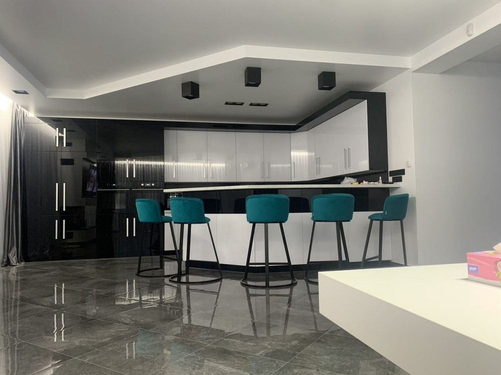 Стілець для візажу Fux