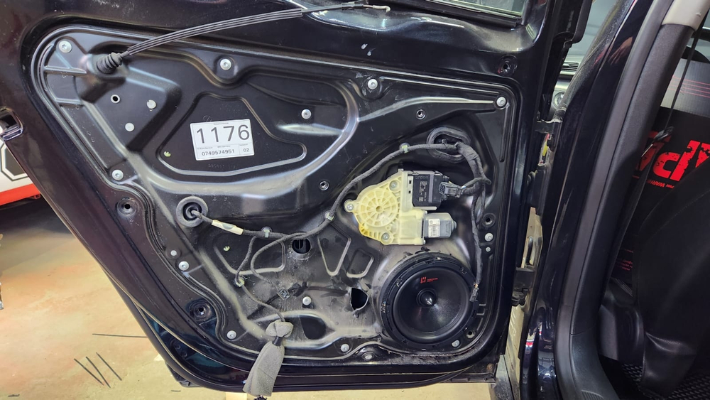 Komplet Zvučnika za Volkswagen Passat B5,B6,B7,B8