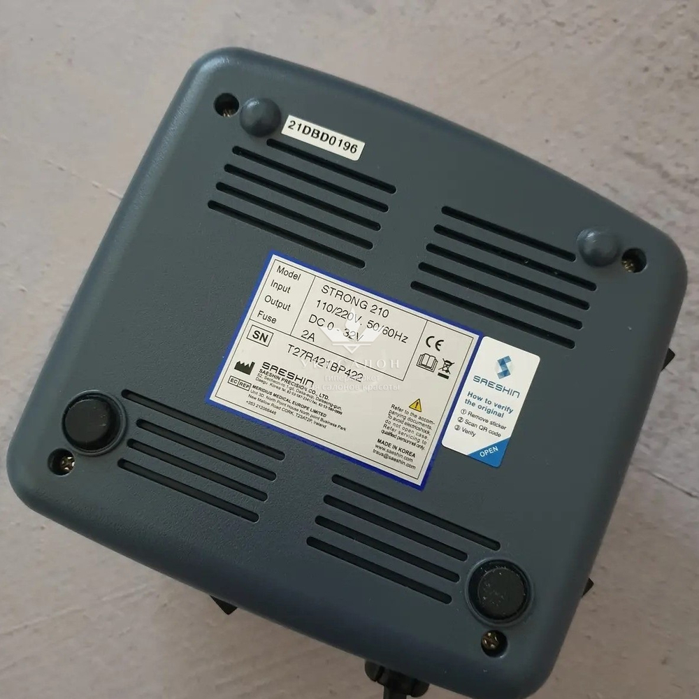 Фрезер для манікюру та педикюру Strong 210/102L (оригінал)