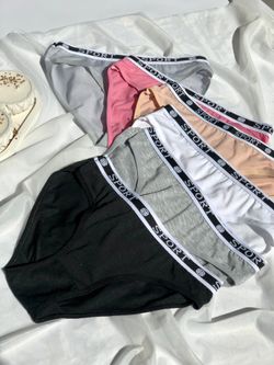 Сліпи з написом "Sport" на резинці