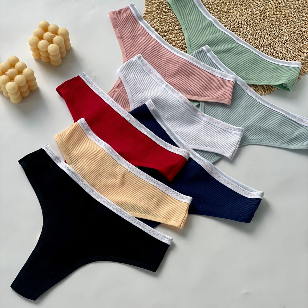 Стрінги з блискучою вставкою на резинці