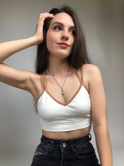 Топ на тонких бретельках