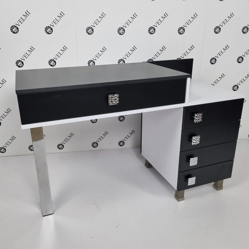 Маникюрный стол Continental