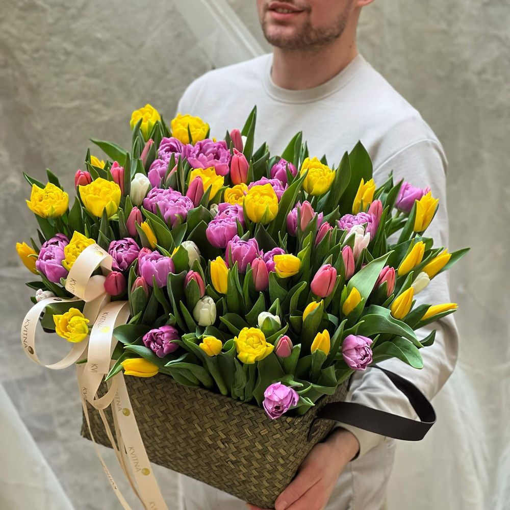 101 тюльпан у кошику «Квітковий рахат-лукум», Квіти: Тюльпан