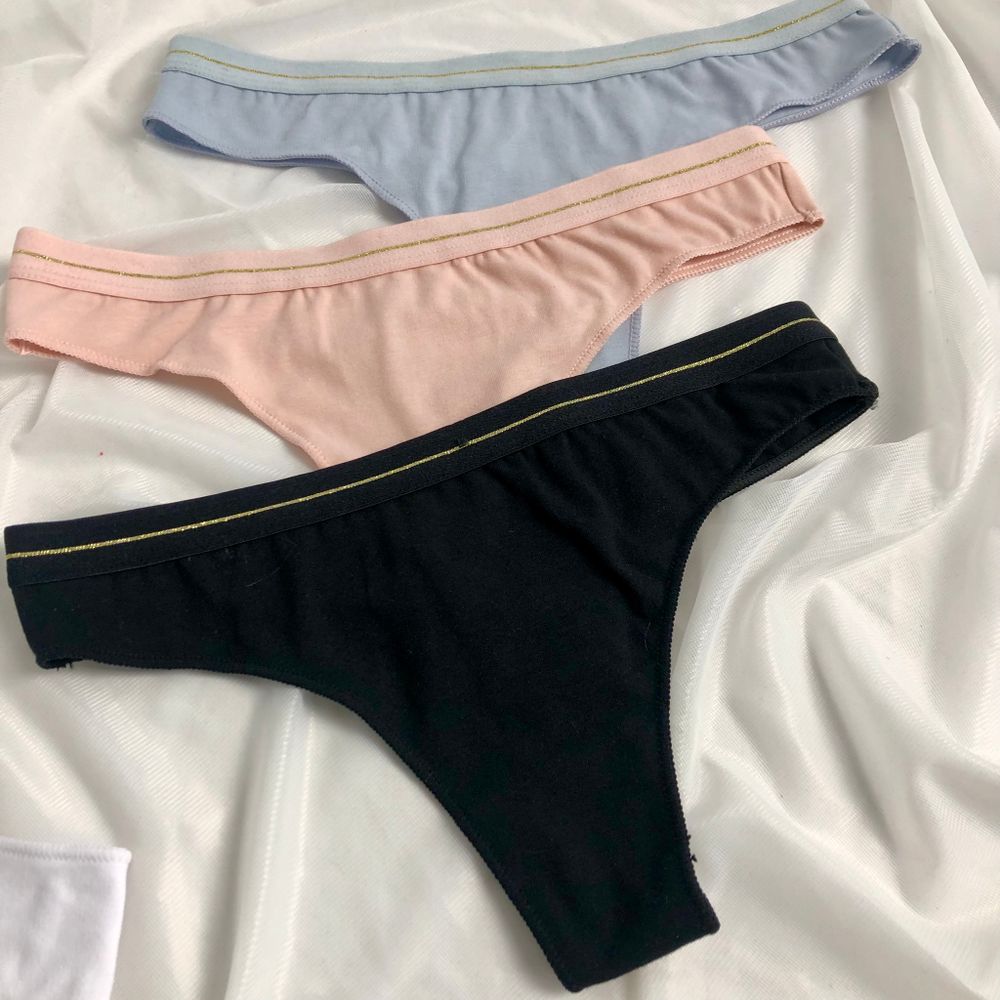 Стрінги з блискучою вставкою