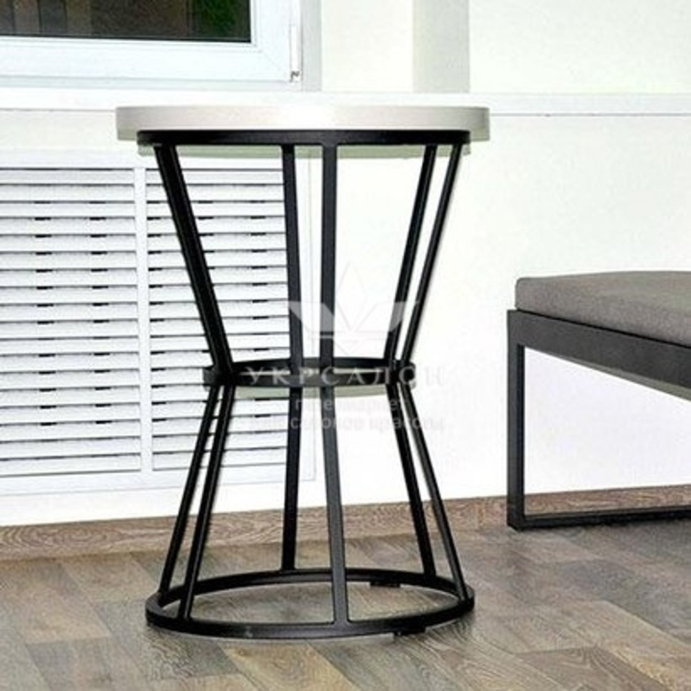 Столик для клиентов 265