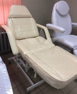 Кушетка косметологическая 233 бежевая