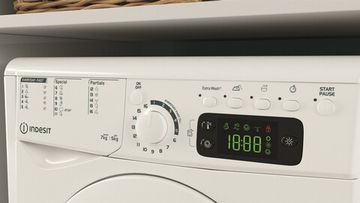 Пральна машина з сушкою INDESIT EWDE 71280 W EU