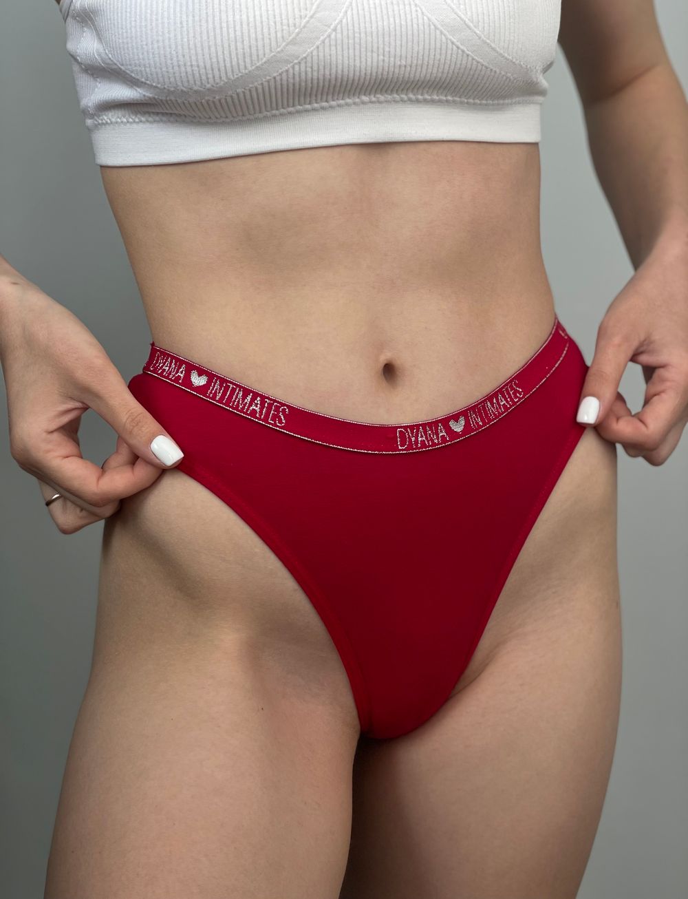 Стрінги з мінімалістичним написом