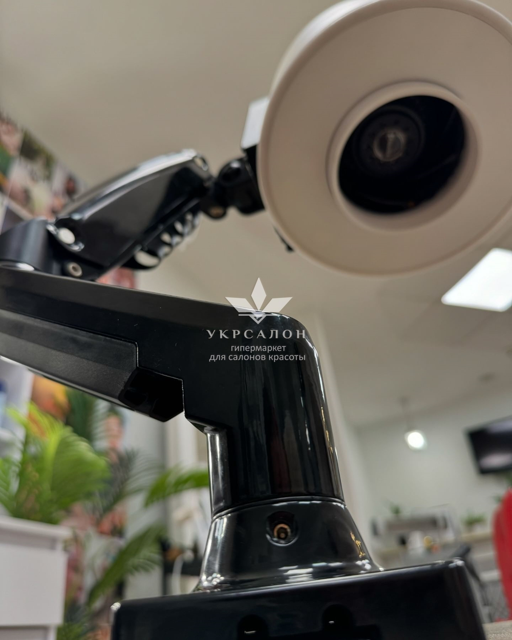 Витяжка для манікюру та педикюру Keratex Nails Pro з фільтром