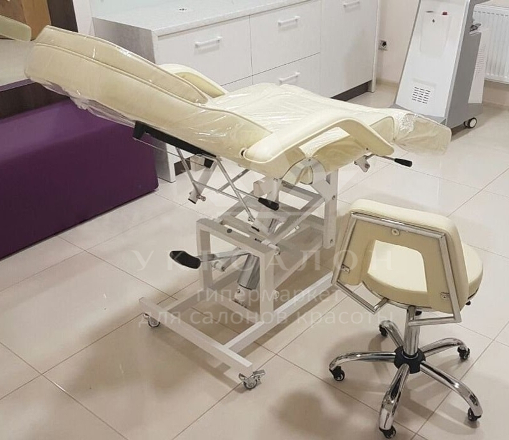 Кушетка косметологическая 233 бежевая