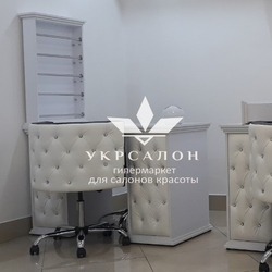 Манікюрний стіл Queen 4