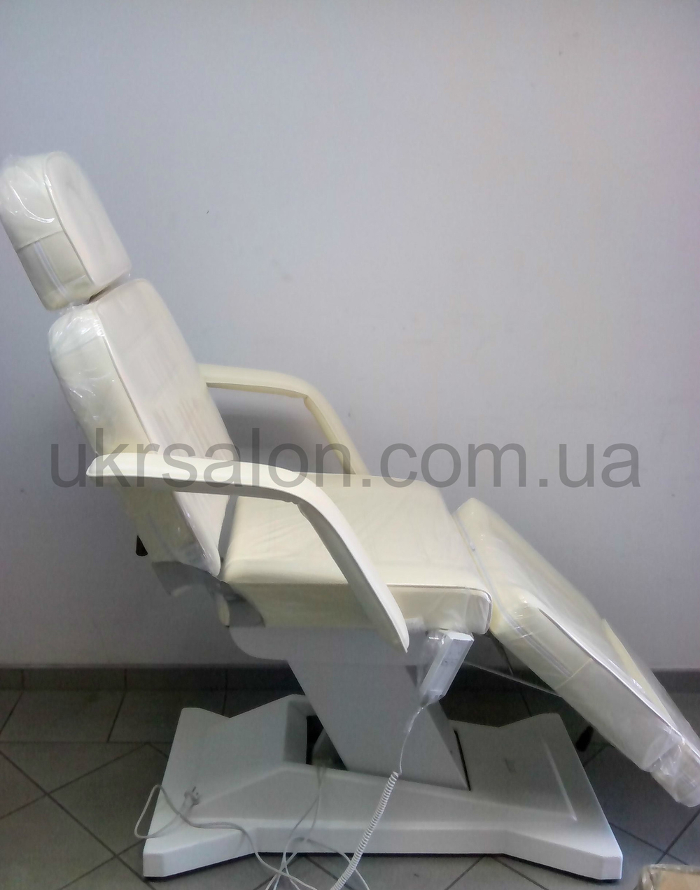Електрична косметологічна кушетка 271А