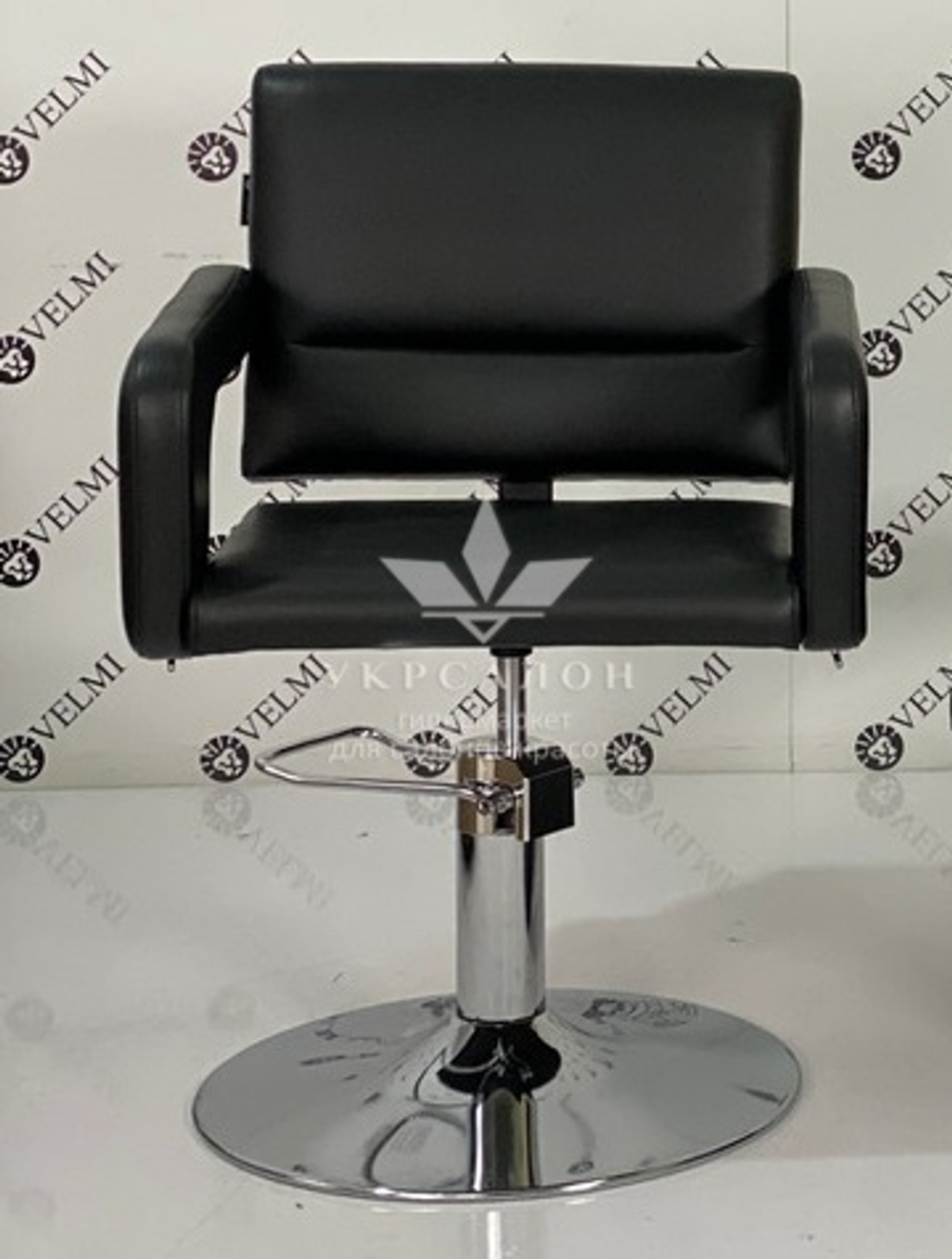 Комплект перукарських меблів Flamingo на диску