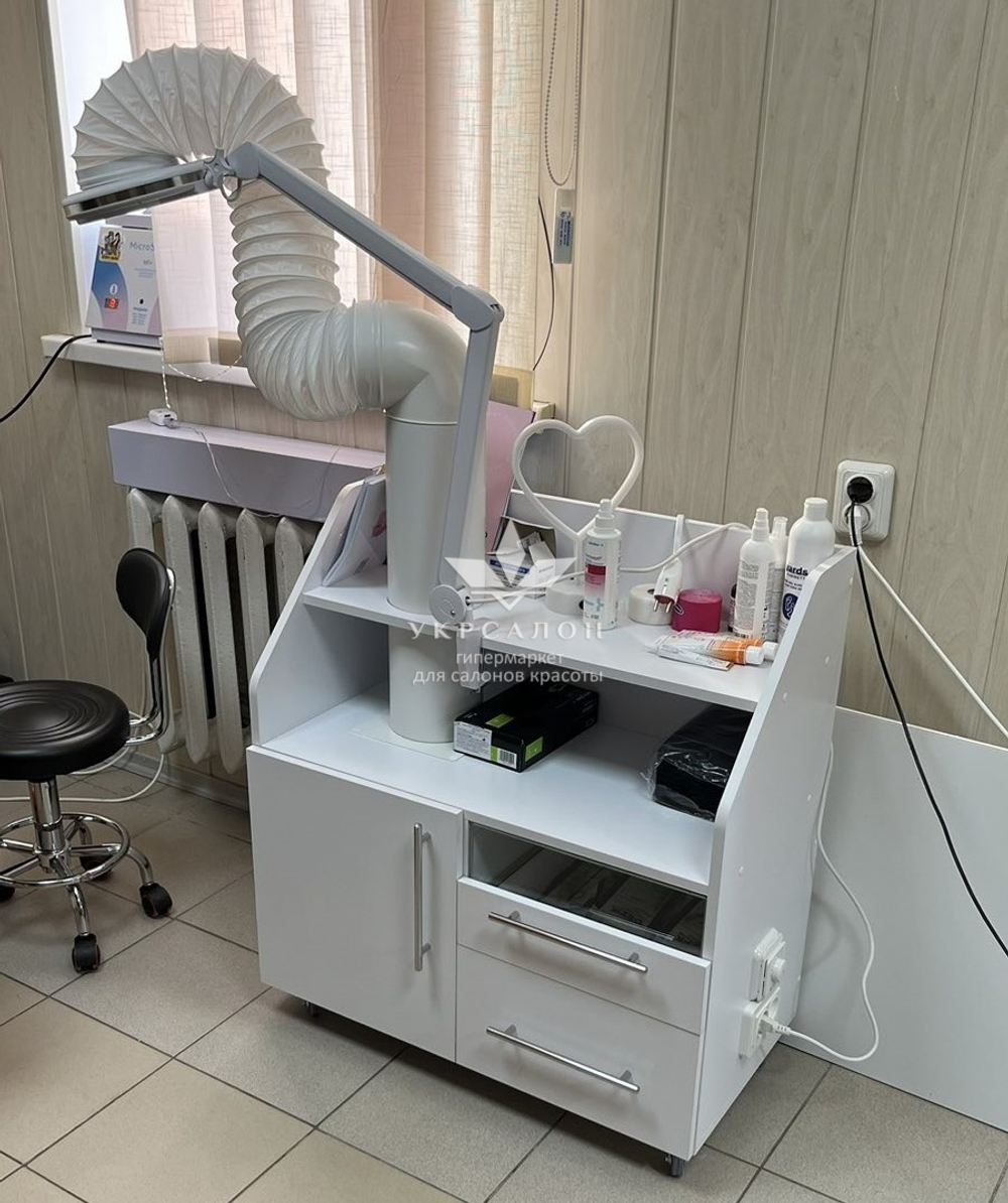 Профессиональная вытяжка для педикюра Universal
