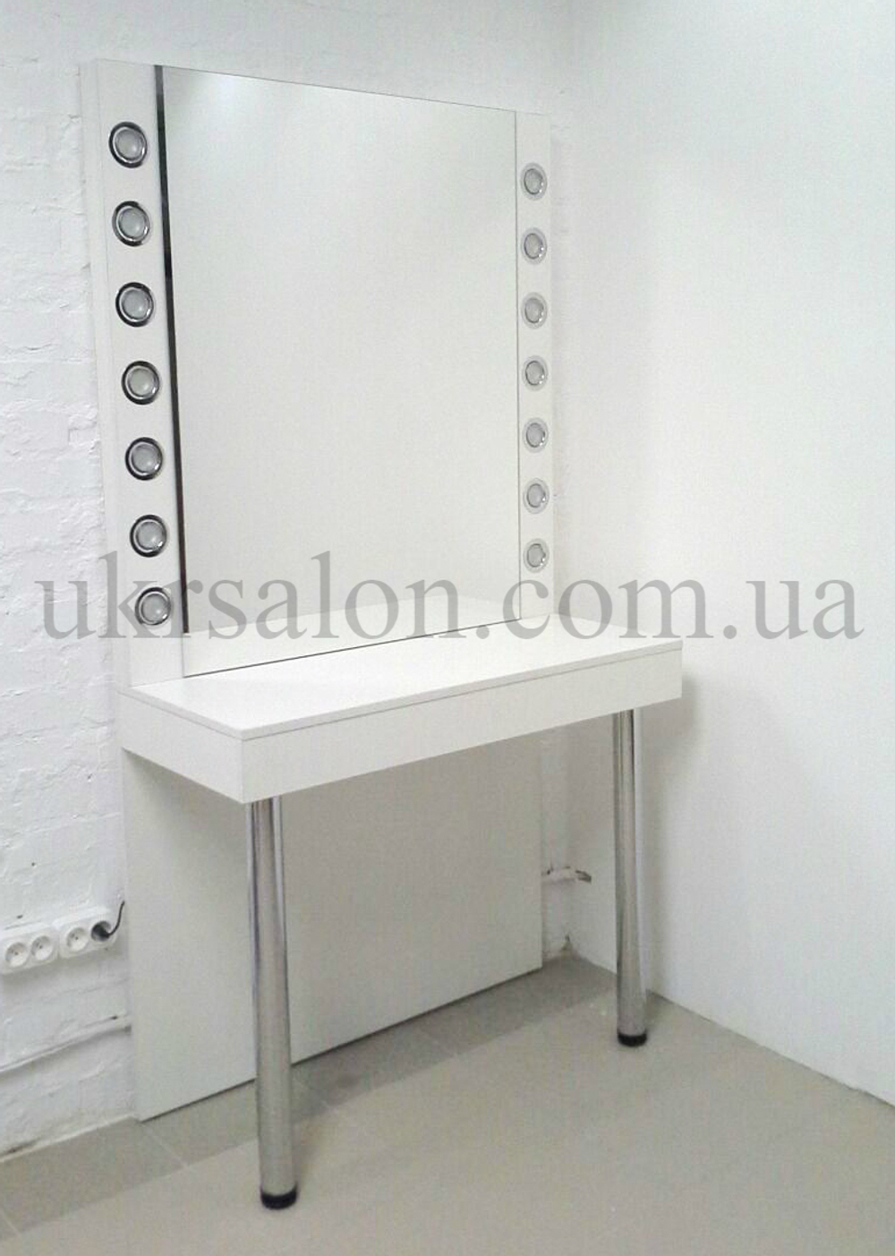 Рабочее место парикмахера-визажиста Sofia