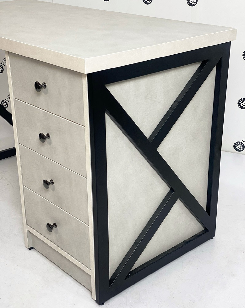 Манікюрний стіл Gabriele