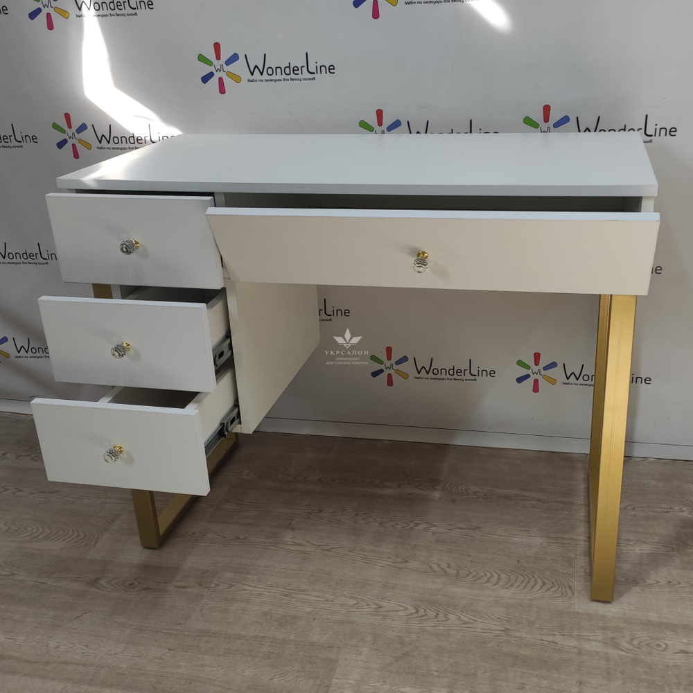 Манікюрний стіл Tertio Elegant