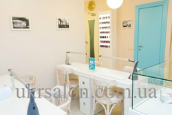 Стелаж для лаків з підсвічуванням Tower