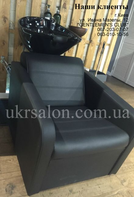 Фото 8 інтер'єру барбершопа "Gentlemen's club"