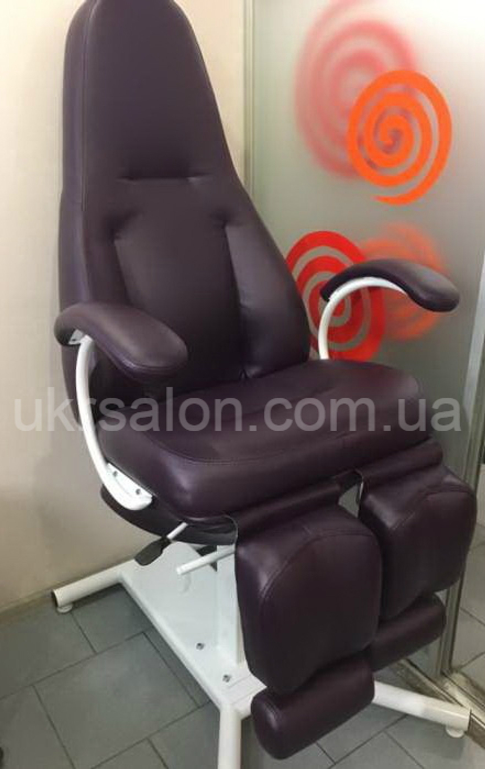 Педикюрно-косметологическое кресло КП-5 с подставкой для ванночки
