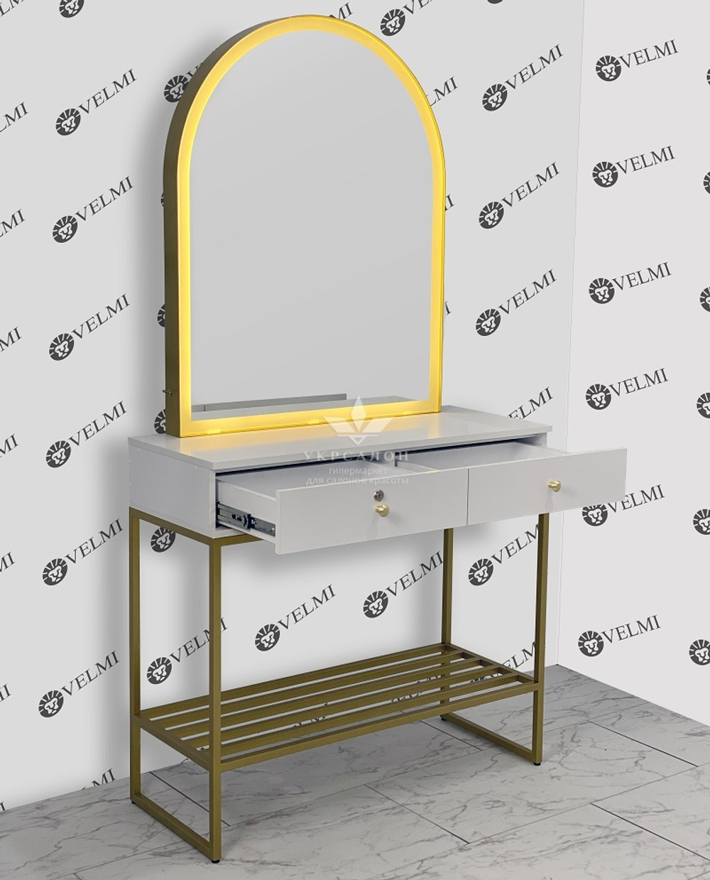 Робоче місце перукаря Cleo