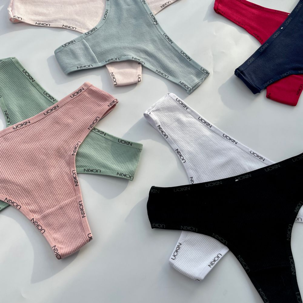 Стрінги з написами