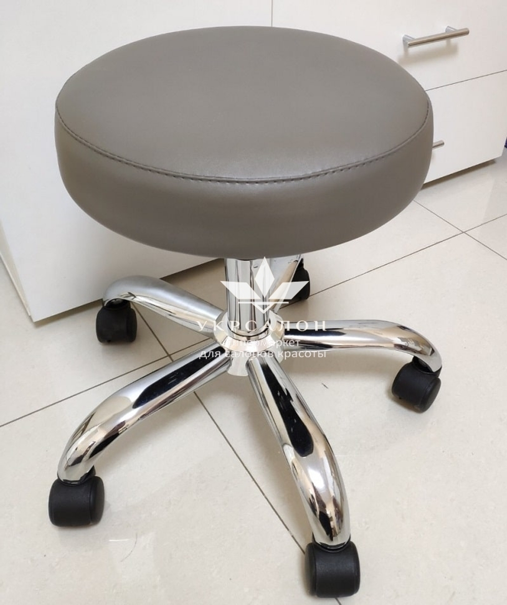 Стул мастера Бон для педикюра