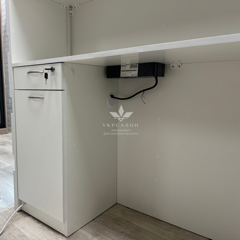 Стойка администратора угловая PEC-18